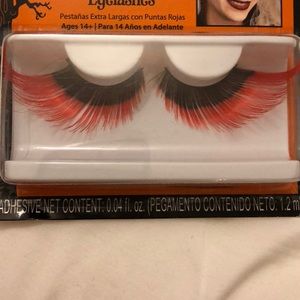 New Red tip black eyelashes❤️ Glue included Great for your Halloween costume